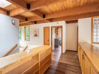 Deception Pass home with forest and bay views Hotels in Oak Harbor