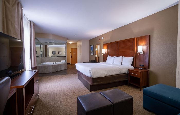Comfort Suites Airport