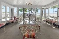 Higgins Lake - One Of A Kind Lakefront Lodge! - Wifi