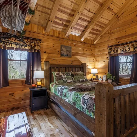 Secluded cabin for 2 in the Hocking Hills