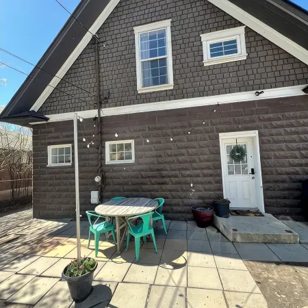 Family-friendly Manito Park home.  Close to downtown, hospitals & colleges.