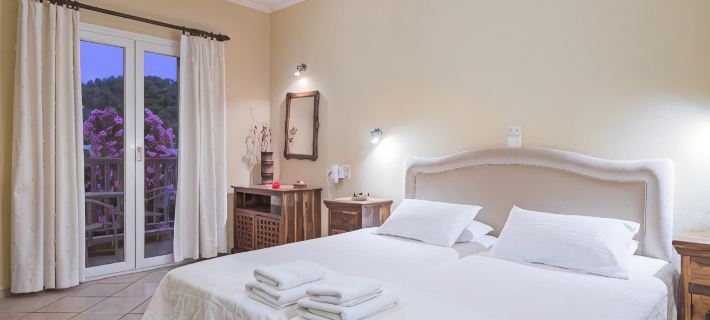 Virginia Hotel โรงแรมในซามอส