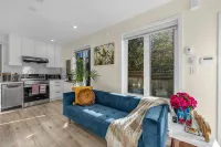 Most Private & Spacious 2 Bed/1 Full Bathroom Laneway House - Bungalows