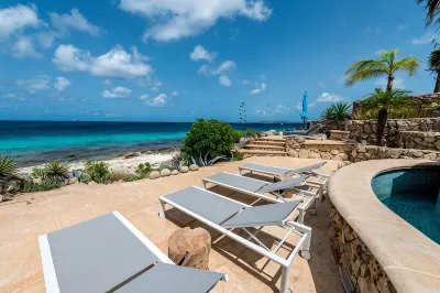 Sophisticated Oceanfront Villa, Beach Access Hotéis em 