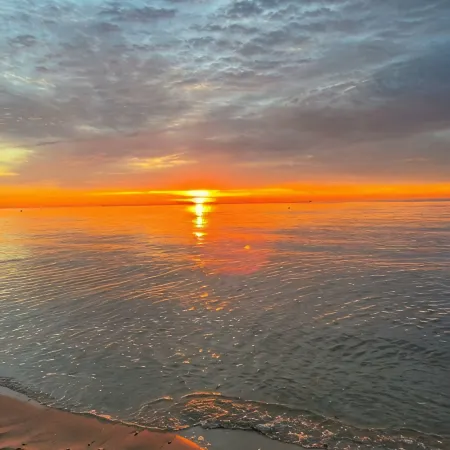 PRIVATE BEACH: ROYAL OCEANVIEW CASTLE @ CLINTON W/ 4 QUEENS 2 FULL