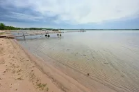 Sandy Shore Lodge- beautiful, private sand beach awaits! - Chalets