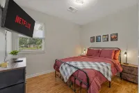 3Br Home Near Southside Complex, Fast WiFi, Fenced Yard, Sleeps 6 - 3-Star