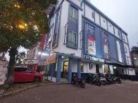 Behomy Corner Eight Lippo Karawaci Các khách sạn gần Khu phố Benton Junction