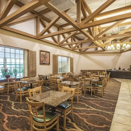Mountain Valley Inn & Suites