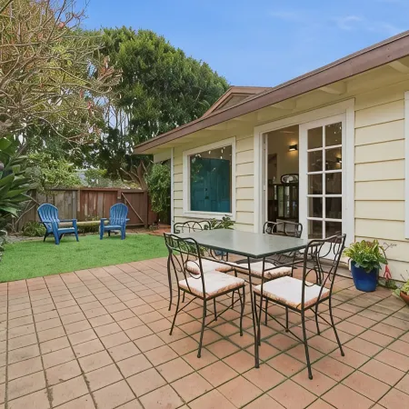 Pool, Foosball, Pool Table, Basketball Family Friendly, blocks from the beach!