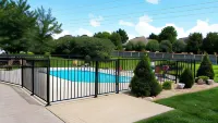 Days Inn by Wyndham Battlefield Rd/Hwy 65 - Pools