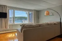 Coastal downtown 1 Bed, 1 Bath, full kitchen w/ harbor view - Boutique