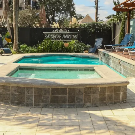 Rathbone Mansions New Orleans Отели рядом с достопримечательностью «Комплекс Fair Grounds Race Course»