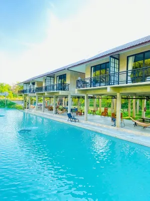 Tree House Home Stay - parking