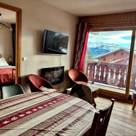 Bright south-facing apartment, 12m2 balcony, splendid view of the resort at the foot of the slopes
