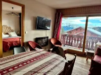 Bright south-facing apartment, 12m2 balcony, splendid view of the resort at the foot of the slopes - Wifi