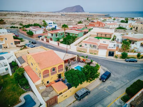Los Amigos Nest Hostel