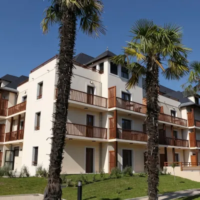 Zenitude Hôtel-Résidences Lourdes L'Acacia Hotels near Monastere Du Carmel
