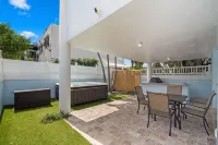 Charming 3 STORY house in wonderful Hollywood Beach Boardwalk