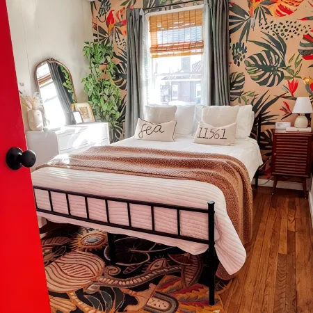 Private 2nd Story Apartment in the Heart of Long Beach- Pura Vida!