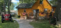 Welcoming log cabin on Keeler Lake - 5 bedrooms for a cozy getaway - Alppimaja