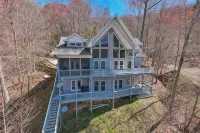 Beautiful Mountain Lakefront Home Lake Nantahala, North Carolina, USA - Homestays