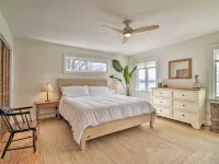 Charming Beach Cottage on Fishing Bay Hotels in Middlesex County