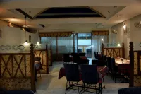 Hotel Abhi International - breakfast
