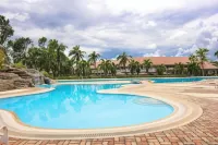 The Suites at Mount Malarayat - Kolam Renang