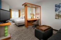 SpringHill Suites Alexandria - parking