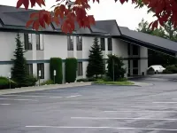 Red Lion Inn & Suites Post Falls - parking