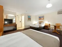Pegasus Motor Inn and Serviced Apartments Hotels near Clayfield