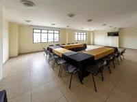 華麗酒店 鄰近科尔菲利亚斯会议中心的酒店