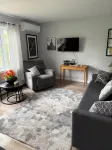 Modern and Sleek place centrally located in Charlottetown. Sleeps 5 by Casino - 2 ดาว