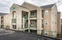 Beautiful & Peaceful updated condo-Holiday Hills Resort Branson-family amenities - Wifi