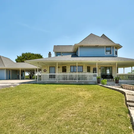Prosit Ranch - 300 Acre Private Ranch w/360 Degree Views & Wrap-Around Porch