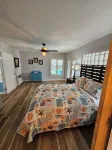 Waterfront Mid Century Cottage w/Pool and Spa- Close to beaches - Sleeps 9 - Bungalows