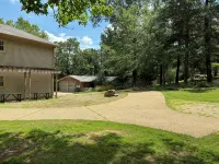 Paw Paw Tree Estate Home with Three Bedroom Guest House.   Sleeps 19 + - Wifi