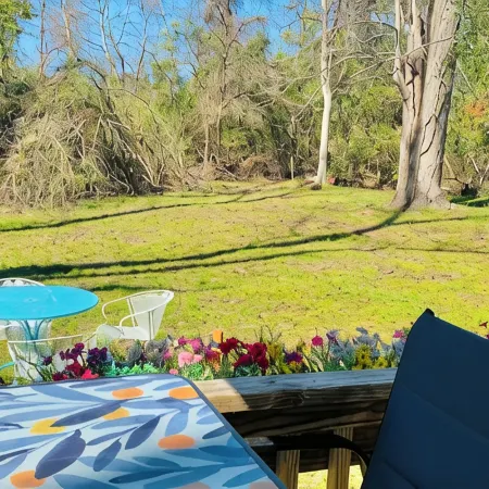 Immaculate Private Home w/Visiting Deer & Parking