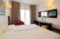 Hotel Amoros - Parking