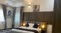 Devon's 5BR pool villa, gated in Sun City Estate, Abuja - Rooftop Pools