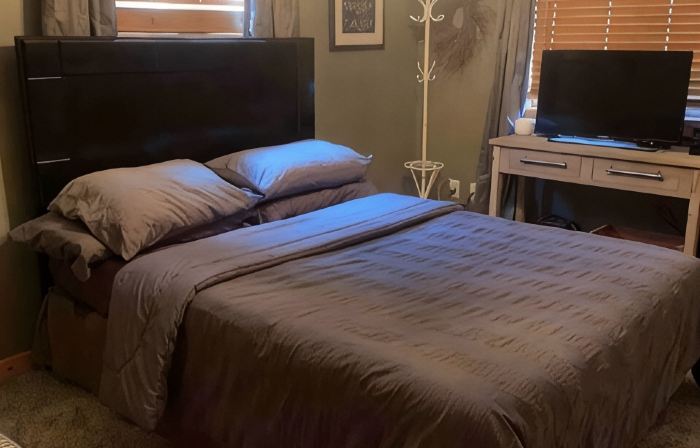 Charming 3-bedroom cabin with AC and WiFi in Neillsville