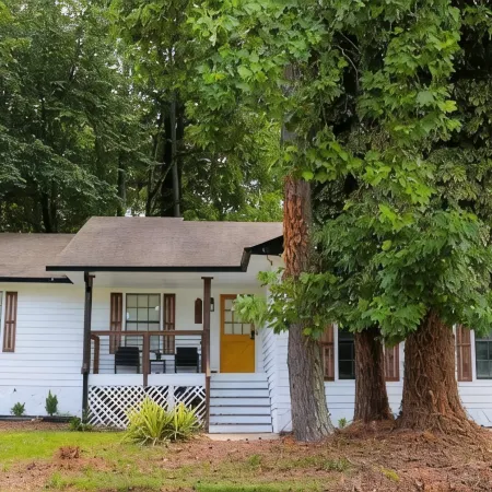 Lovely 3 bedroom home close to Stone Mountain