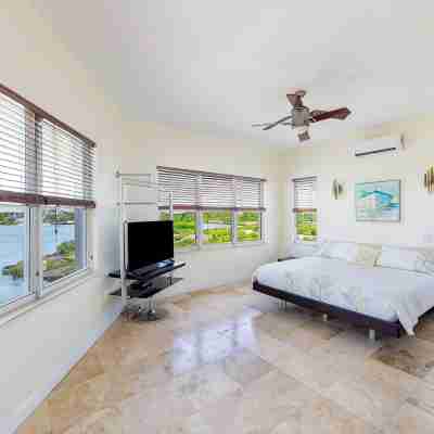 Seashore Villa Beachfront Oasis Rooms