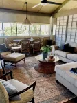 Penthouse Retreat Steps to Beach. Sweeping Ocean Views, Designer 5 Star Escape - 4-Star