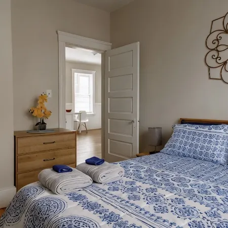 Large 3BR APT w/ enclosed front porch Close to Polar Park, palladium, WPI, DCU
