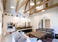 The Black Barn, 3 BR/3 BA House! Easy walking Distance To Everything! - 4-Star