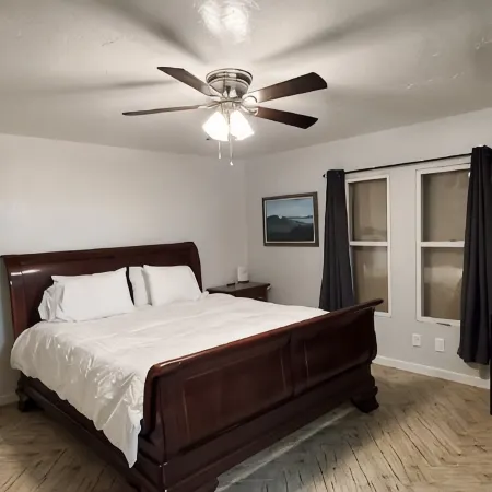 Quiet Cul-De-Sac 4 Bedroom Home with Pool & Hot tub