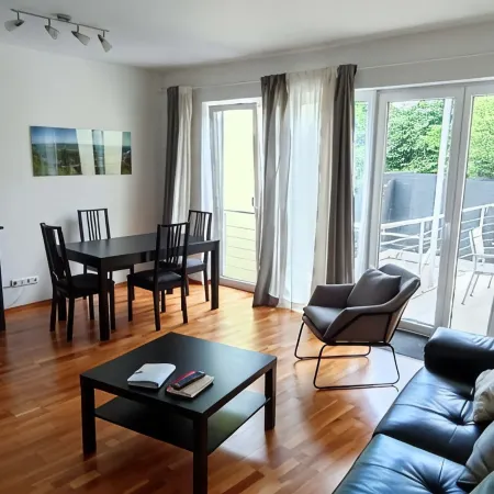 PS2: Bright, renovated old apartment in a district in the south of Trier