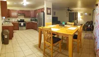 4 blocks from New Mexico Military Institute and Main Street - 3-Sterne
